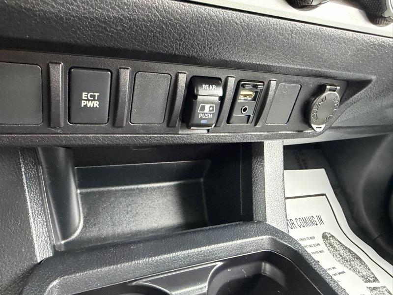 Toyota Tacoma 4WD Double Cab V6 AT (Natl) 2018
