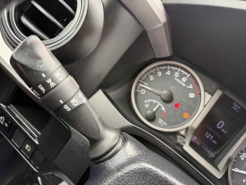 Toyota Tacoma 4WD Double Cab V6 AT (Natl) 2018