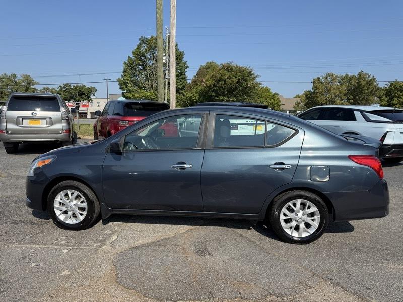 Nissan Versa SV 4D Sedan 2016