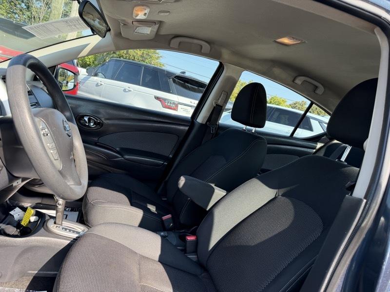 Nissan Versa SV 4D Sedan 2016