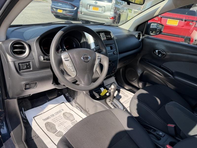 Nissan Versa SV 4D Sedan 2016