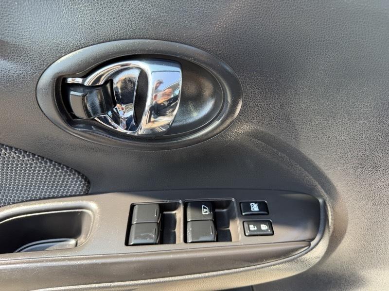 Nissan Versa SV 4D Sedan 2016