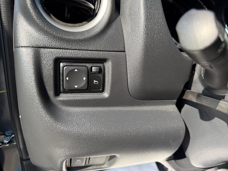 Nissan Versa SV 4D Sedan 2016
