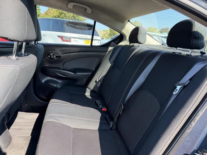 Nissan Versa SV 4D Sedan 2016