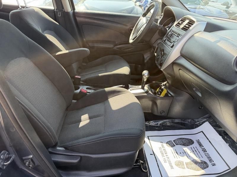 Nissan Versa SV 4D Sedan 2016