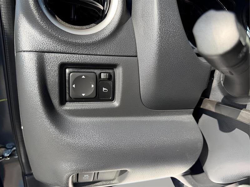 Nissan Versa SV 4D Sedan 2016