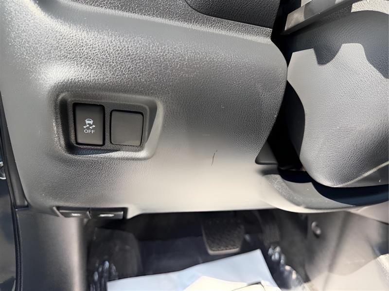 Nissan Versa SV 4D Sedan 2016
