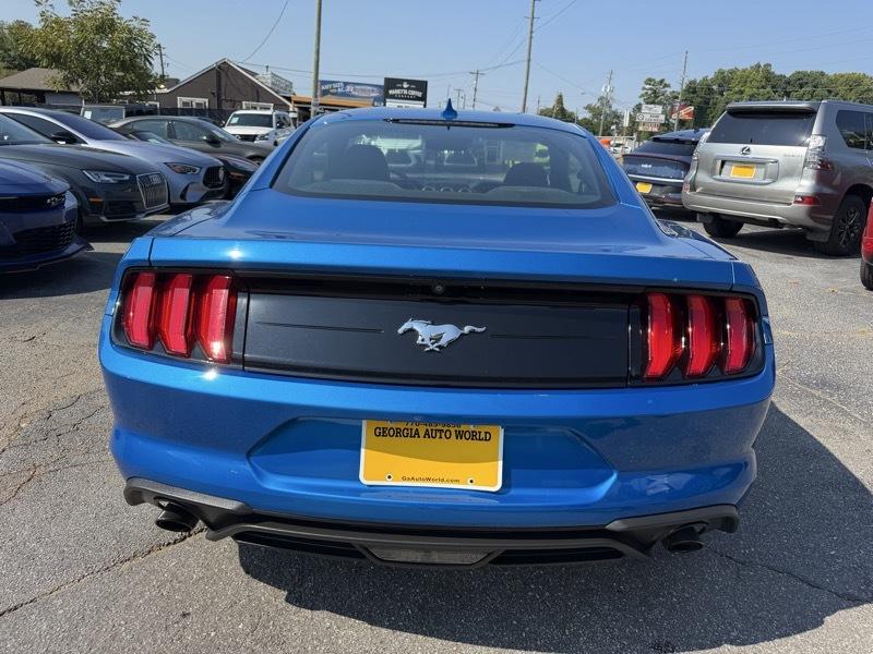 Ford Mustang EcoBoost Coupe 2021