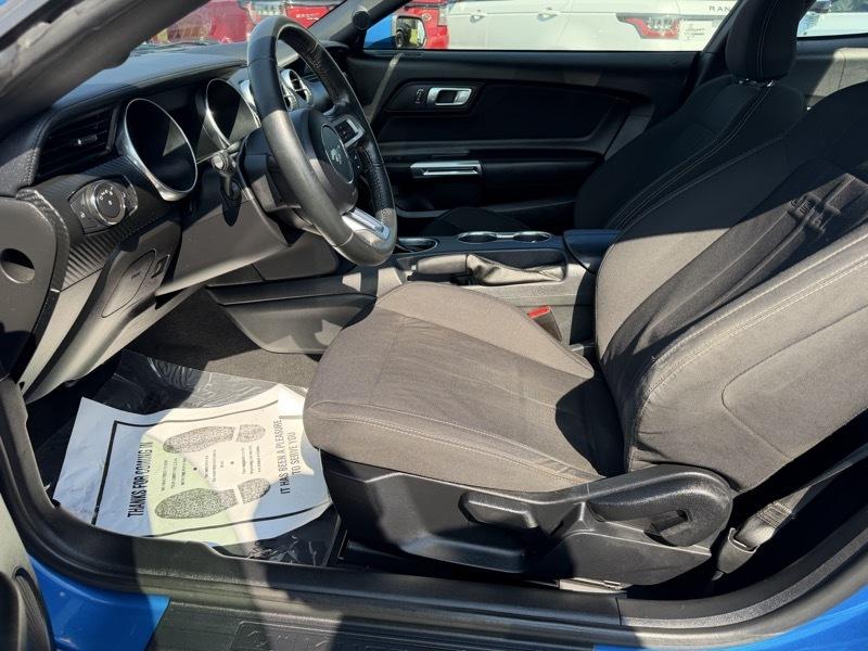 Ford Mustang EcoBoost Coupe 2021