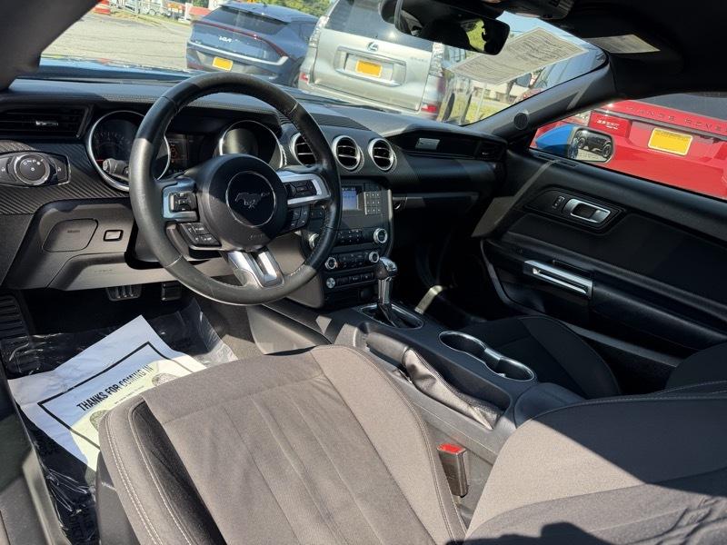 Ford Mustang EcoBoost Coupe 2021