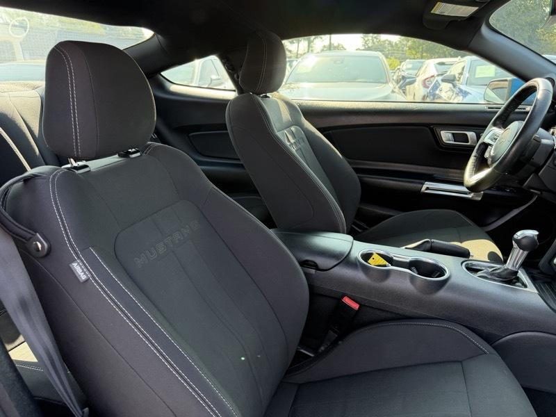 Ford Mustang EcoBoost Coupe 2021
