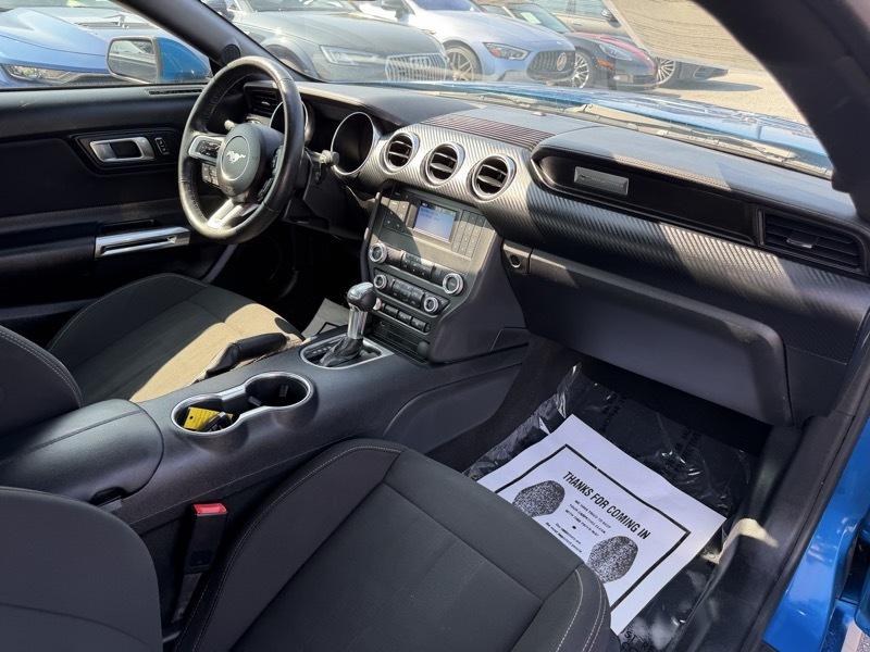 Ford Mustang EcoBoost Coupe 2021