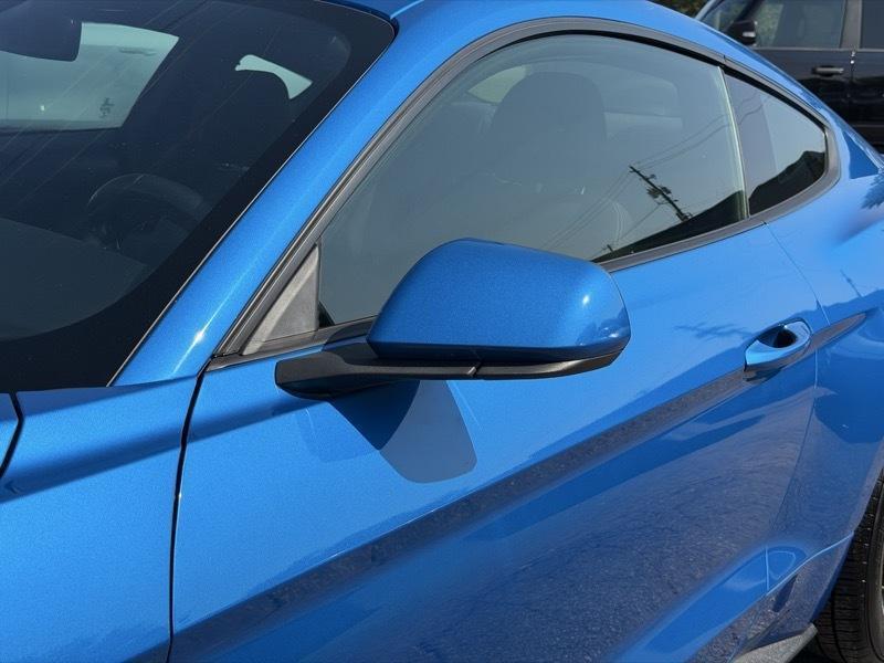 Ford Mustang EcoBoost Coupe 2021