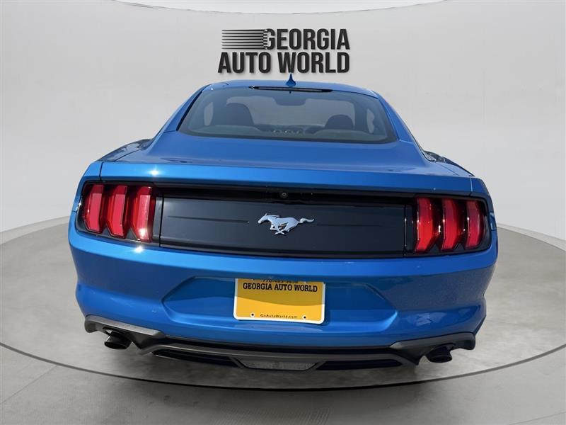 Ford Mustang EcoBoost Coupe 2021