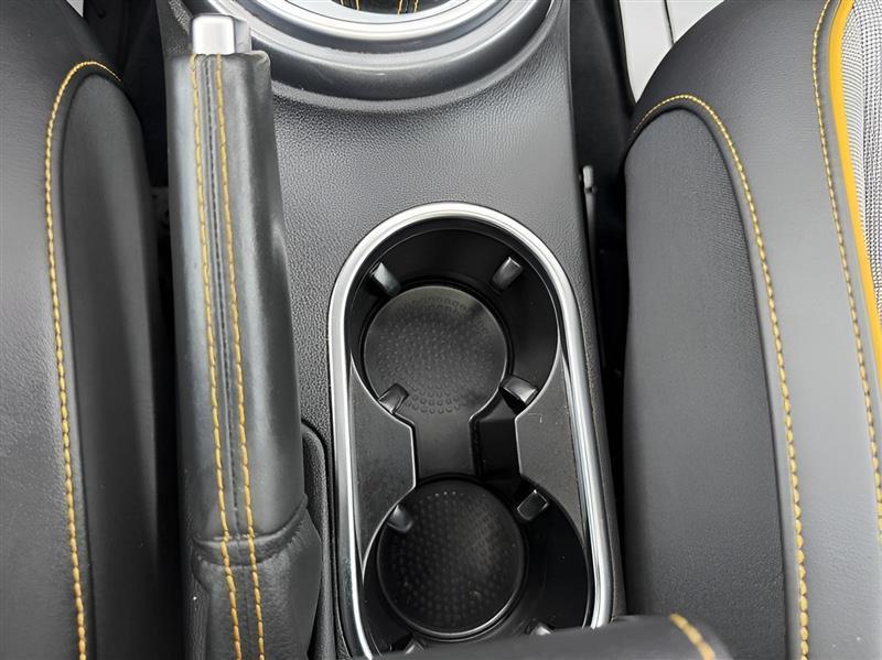 Volkswagen Beetle 2.0T Dune 2018