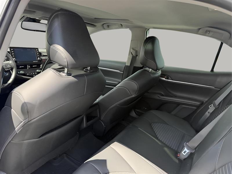 Toyota Camry Hybrid SE 2022