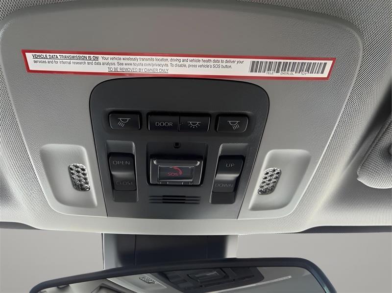 Toyota Camry Hybrid SE 2022