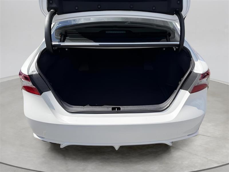 Toyota Camry Hybrid SE 2022