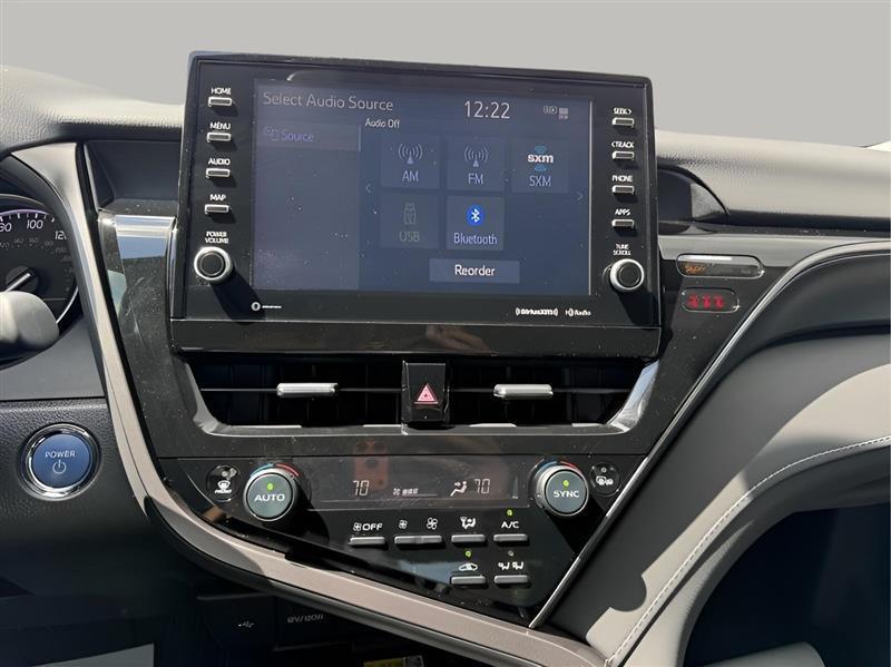 Toyota Camry Hybrid SE 2022