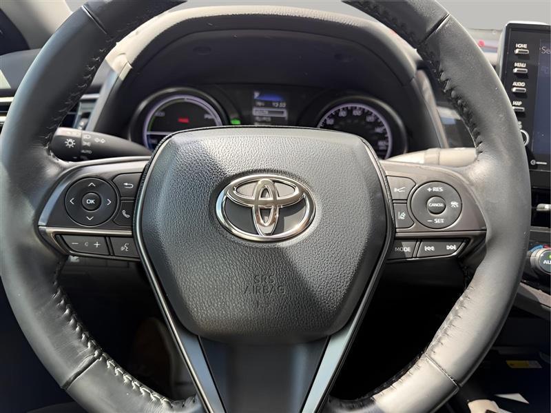 Toyota Camry Hybrid SE 2022