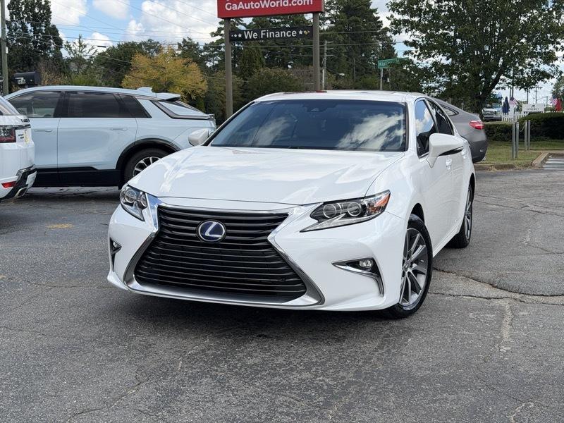 Lexus ES 300h Sedan 2017