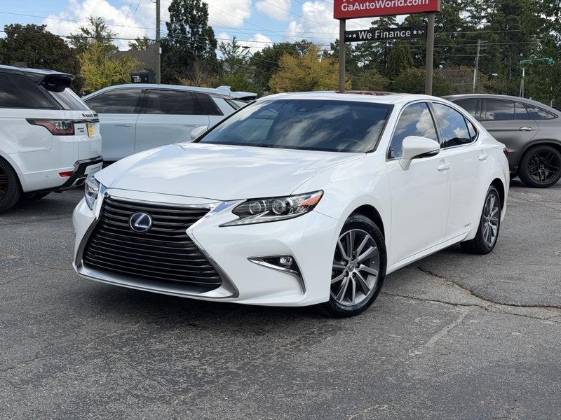Lexus ES 300h Sedan 2017