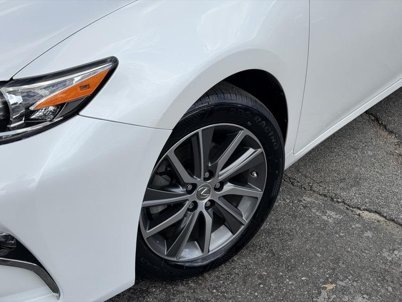 Lexus ES 300h Sedan 2017