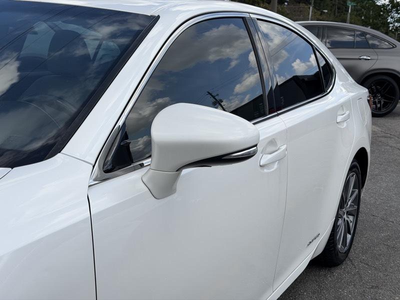 Lexus ES 300h Sedan 2017