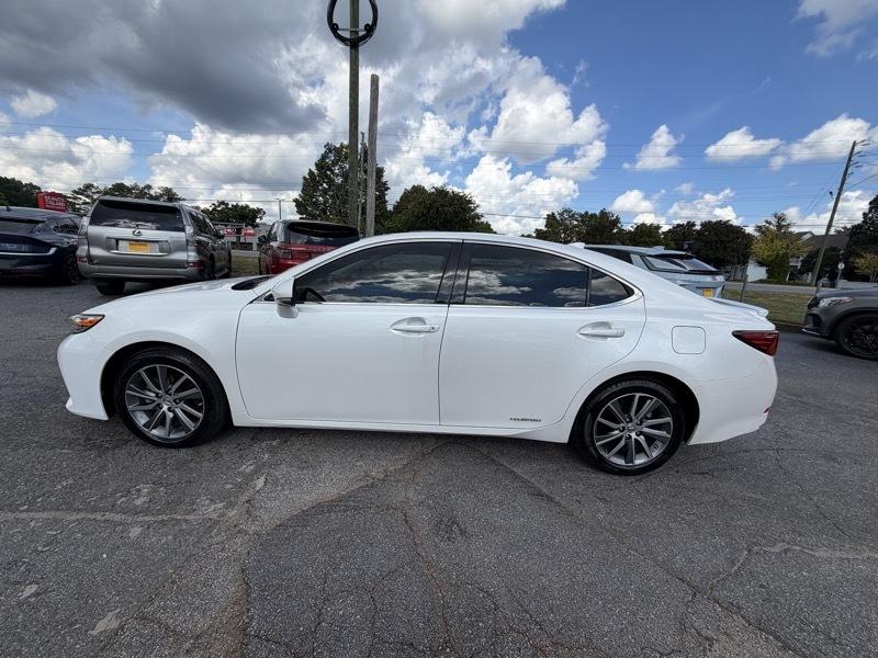 Lexus ES 300h Sedan 2017