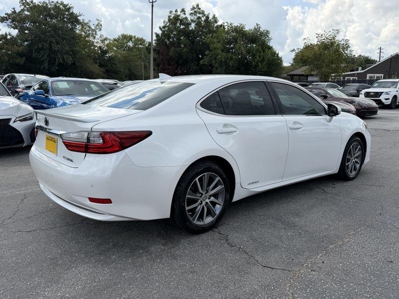 Lexus ES 300h Sedan 2017