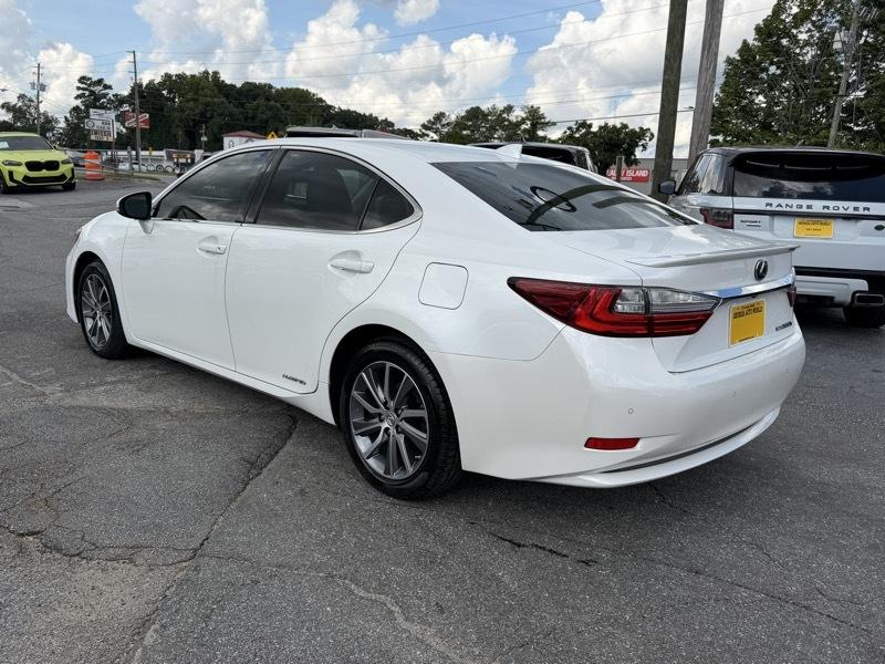 Lexus ES 300h Sedan 2017