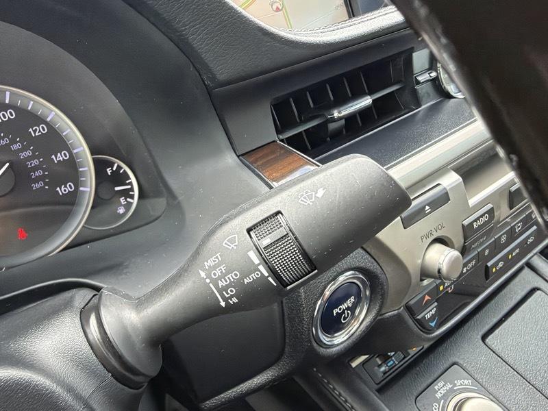 Lexus ES 300h Sedan 2017