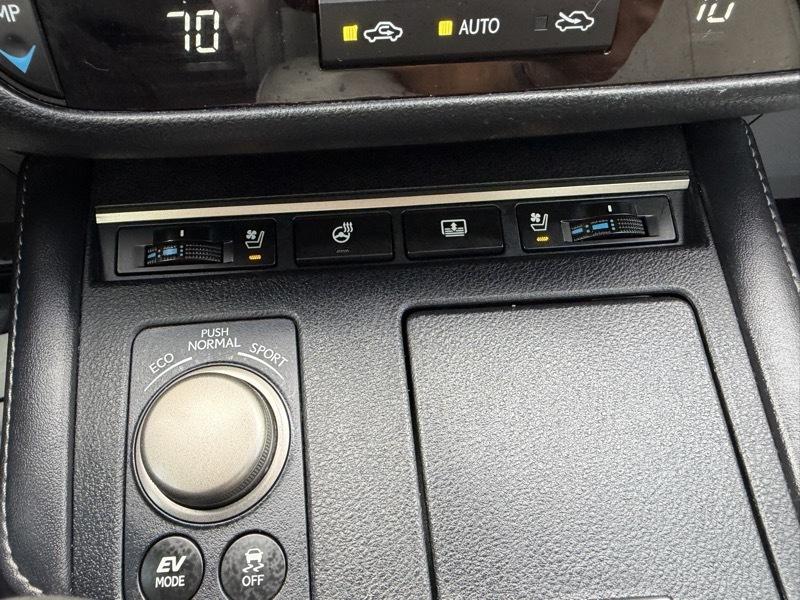 Lexus ES 300h Sedan 2017