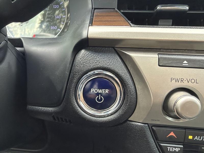 Lexus ES 300h Sedan 2017
