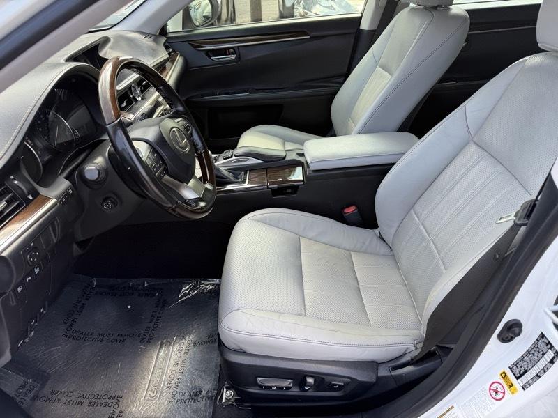 Lexus ES 300h Sedan 2017