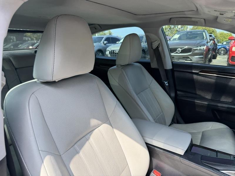 Lexus ES 300h Sedan 2017