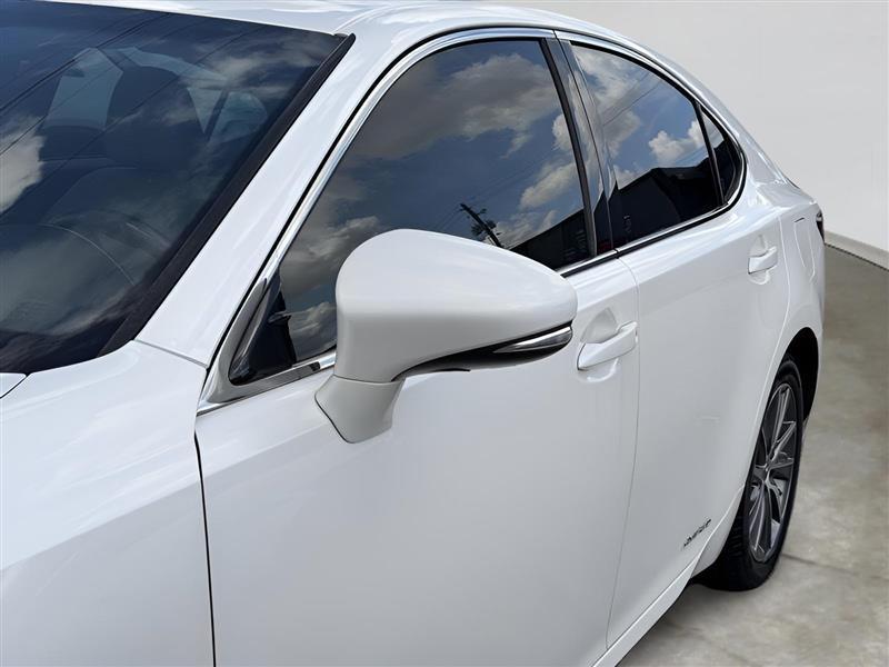 Lexus ES 300h Sedan 2017