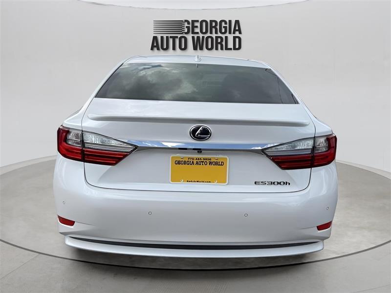 Lexus ES 300h Sedan 2017