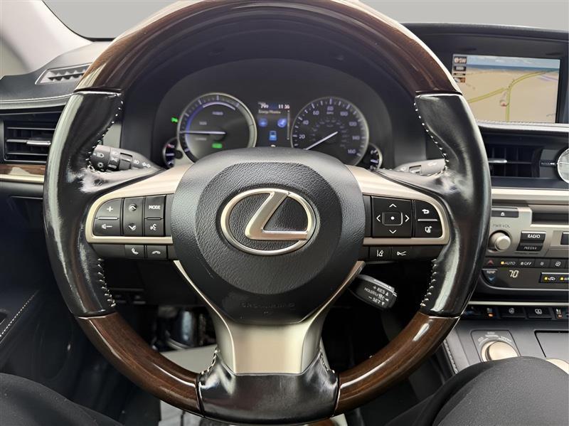 Lexus ES 300h Sedan 2017