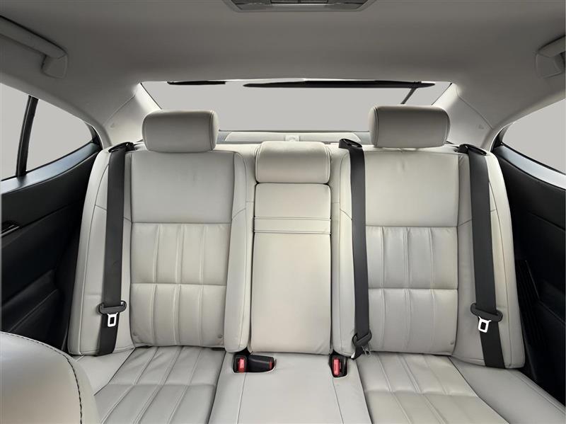 Lexus ES 300h Sedan 2017