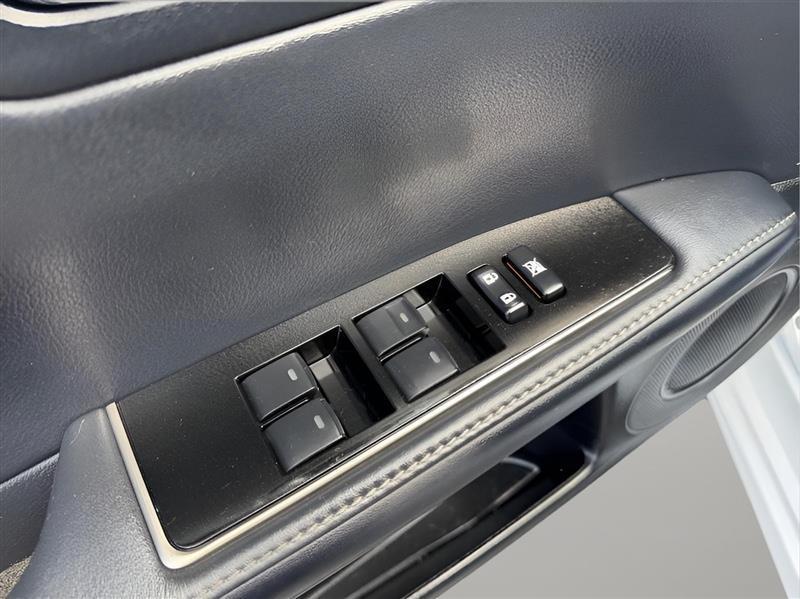 Lexus ES 300h Sedan 2017
