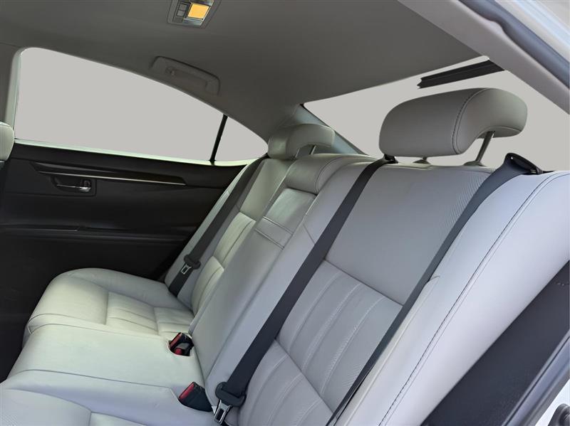 Lexus ES 300h Sedan 2017