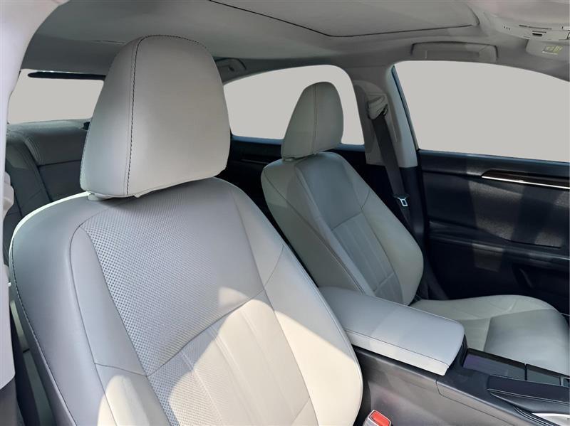 Lexus ES 300h Sedan 2017