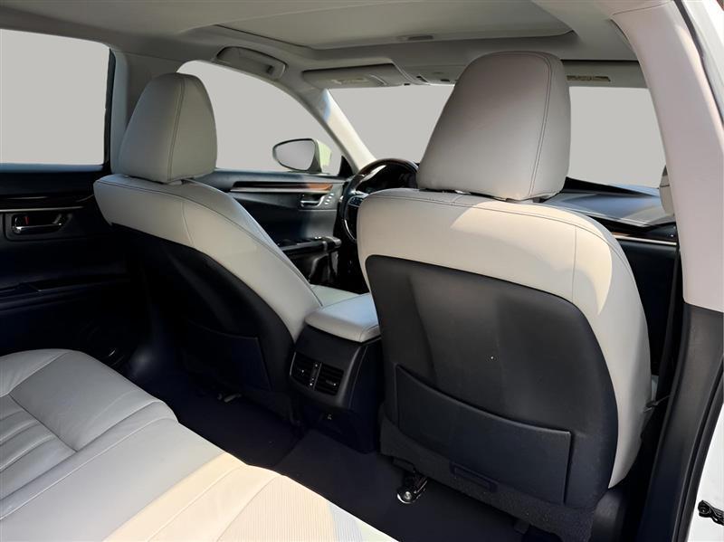 Lexus ES 300h Sedan 2017