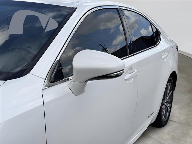 Lexus ES 300h Sedan 2017