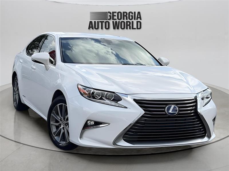 Lexus ES 300h Sedan 2017