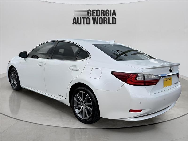 Lexus ES 300h Sedan 2017