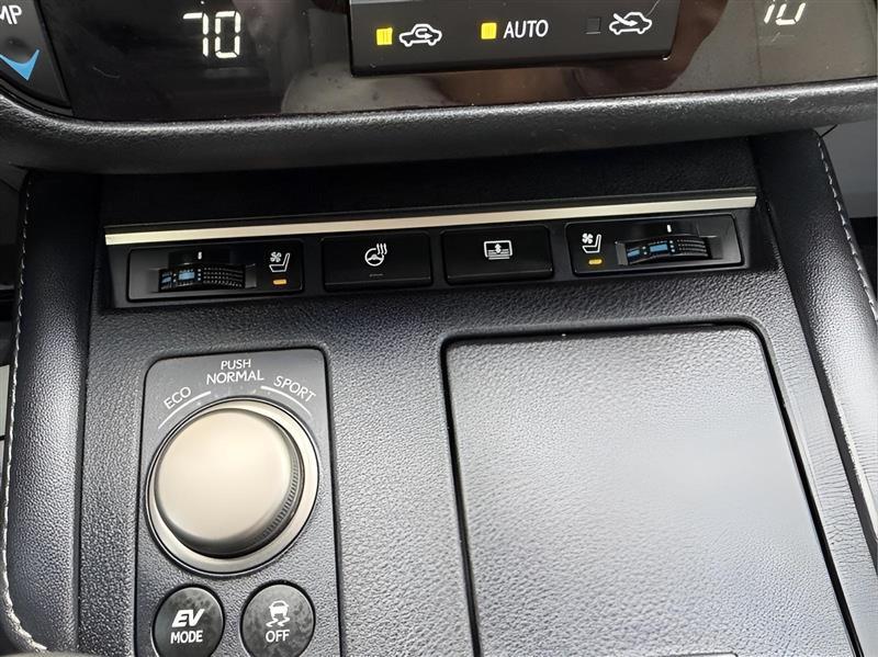 Lexus ES 300h Sedan 2017