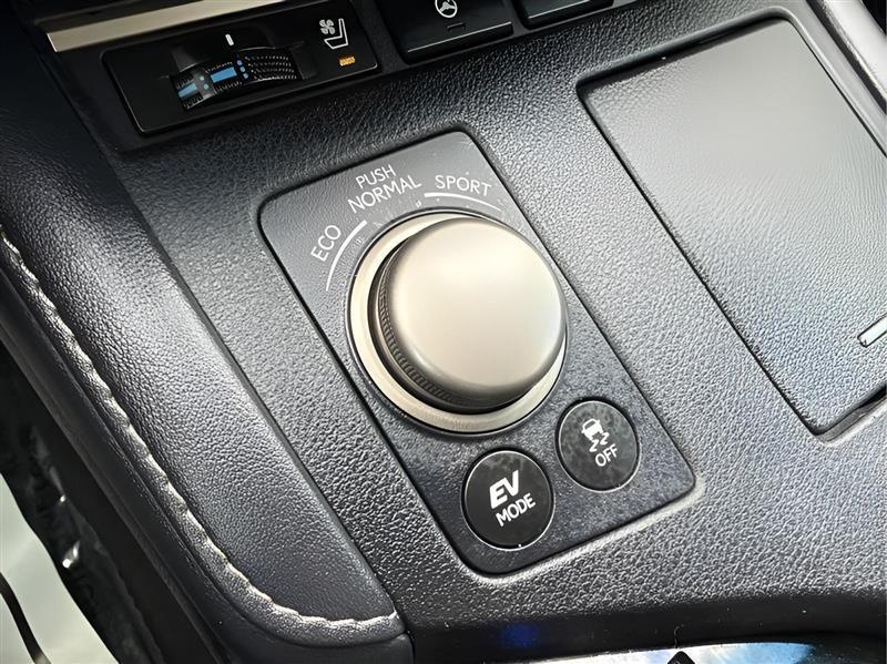 Lexus ES 300h Sedan 2017
