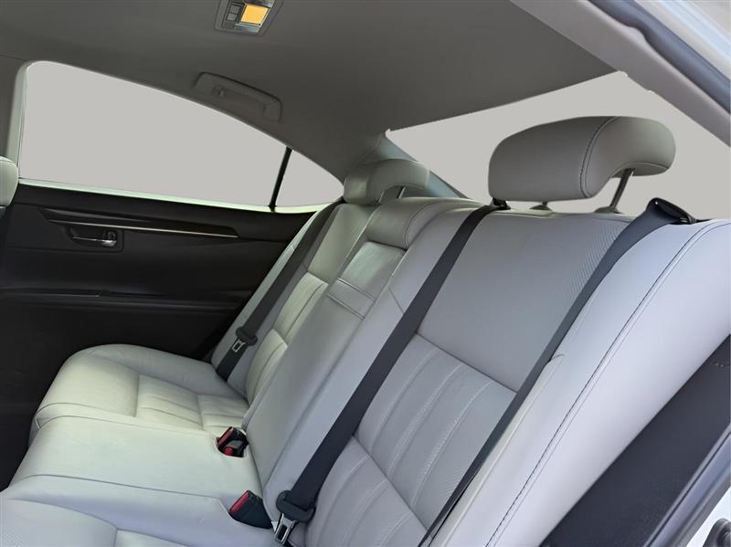 Lexus ES 300h Sedan 2017